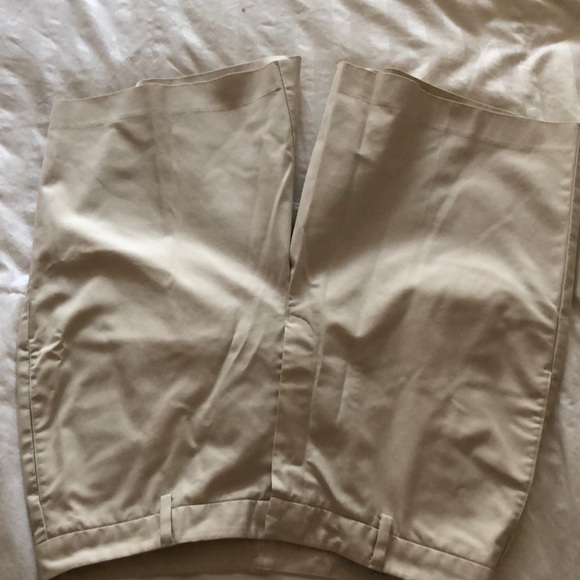 Brooks Brothers Chino Bermuda shorts - Picture 2 of 5